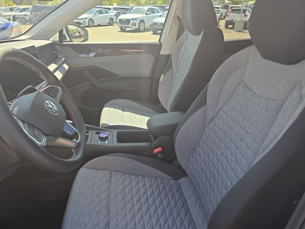 New 2026 White/off-white Volkswagen 2.0T S image 11