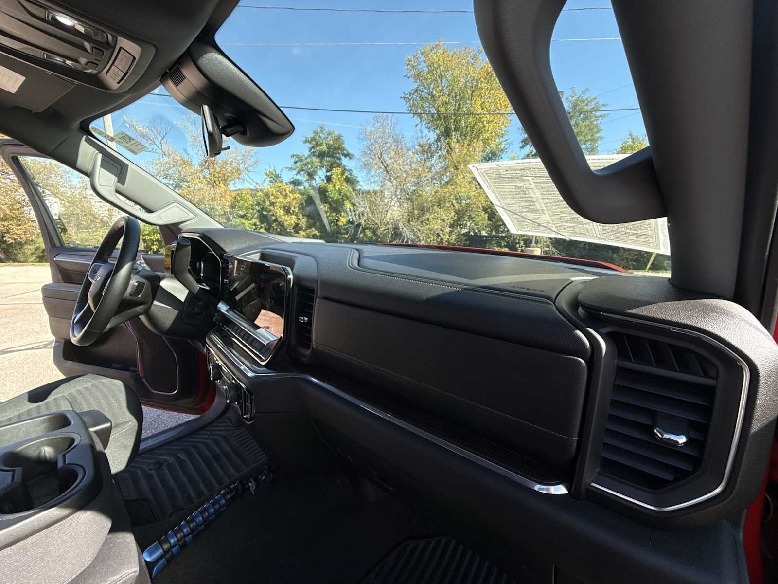2024 Chevrolet Silverado 1500 LT - Photo 27