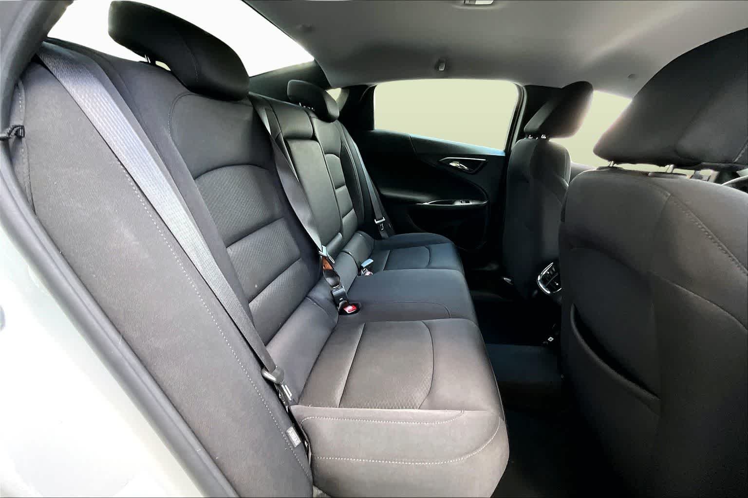 Used 2024 Summit White Chevrolet LT image 19