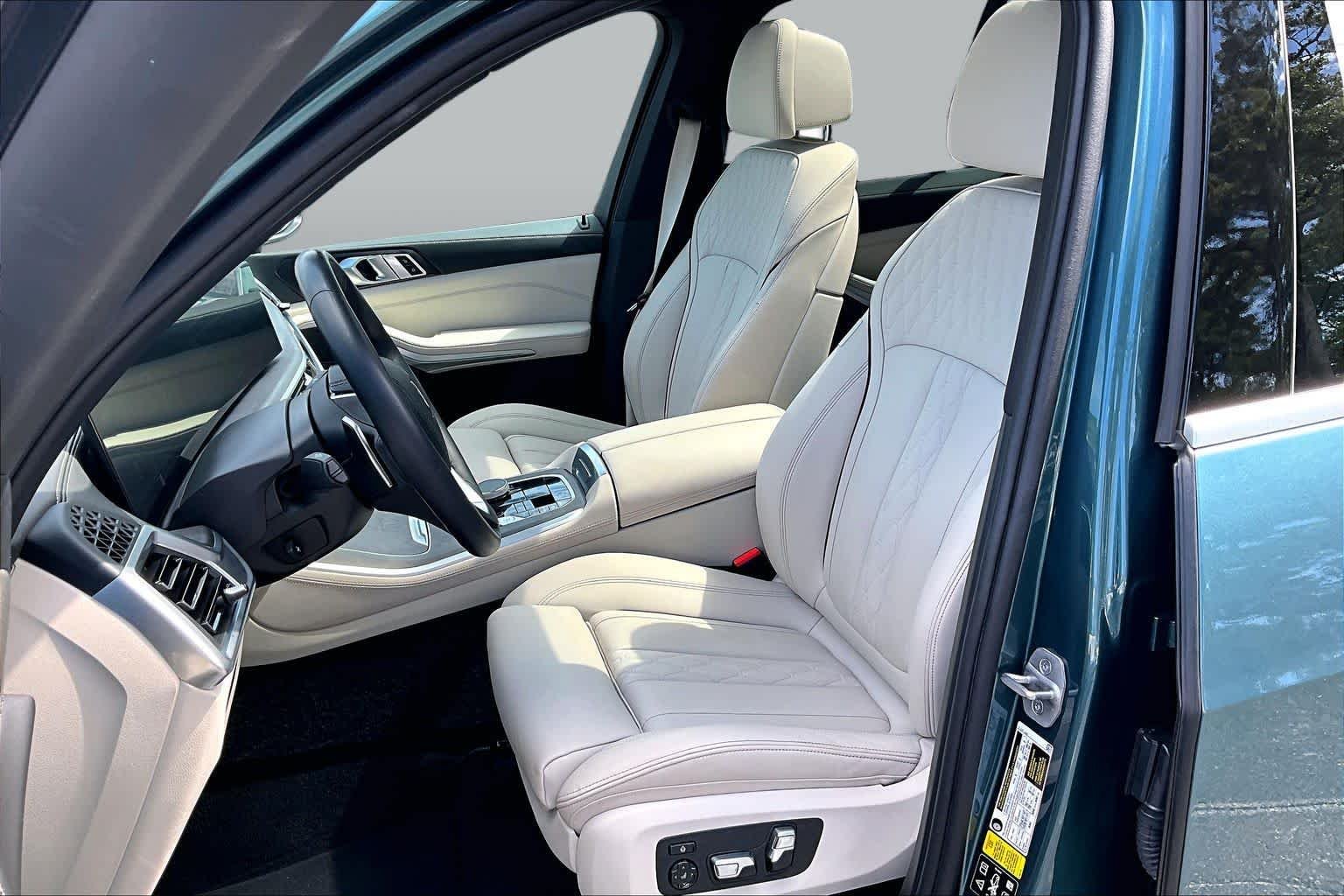 Used 2024 Blue Ridge Mountain Metallic BMW xDrive40i image 8