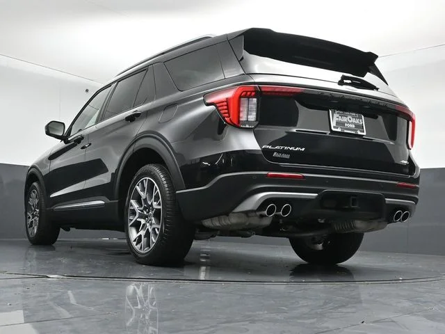 Used 2025 Black Metallic Ford Platinum image 44
