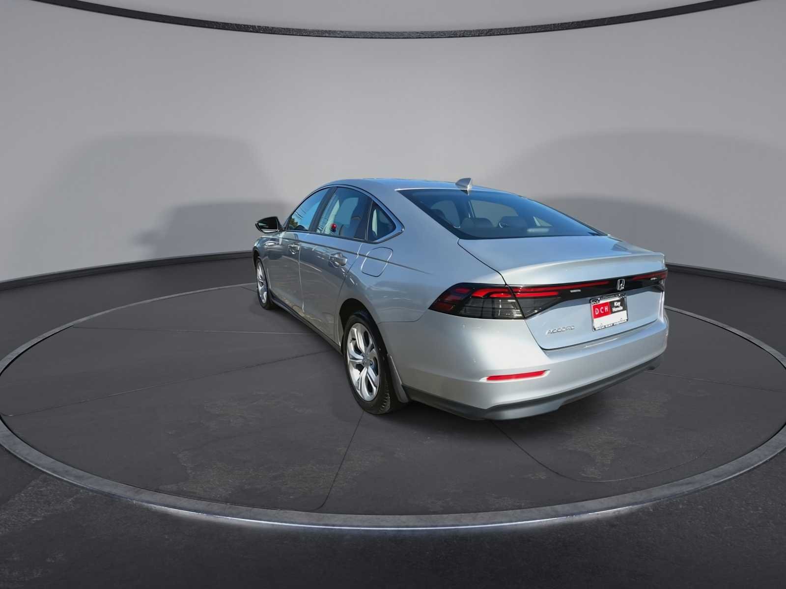 Used 2025 Solar Silver Metallic Honda LX image 6