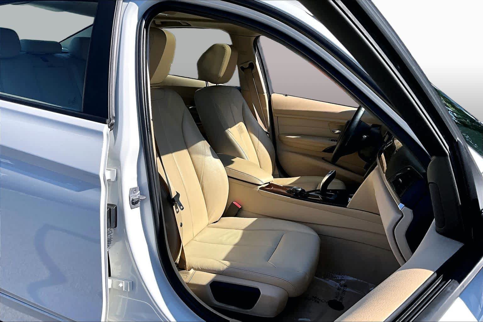 Used 2013 Alpine White BMW 328i xDrive image 8