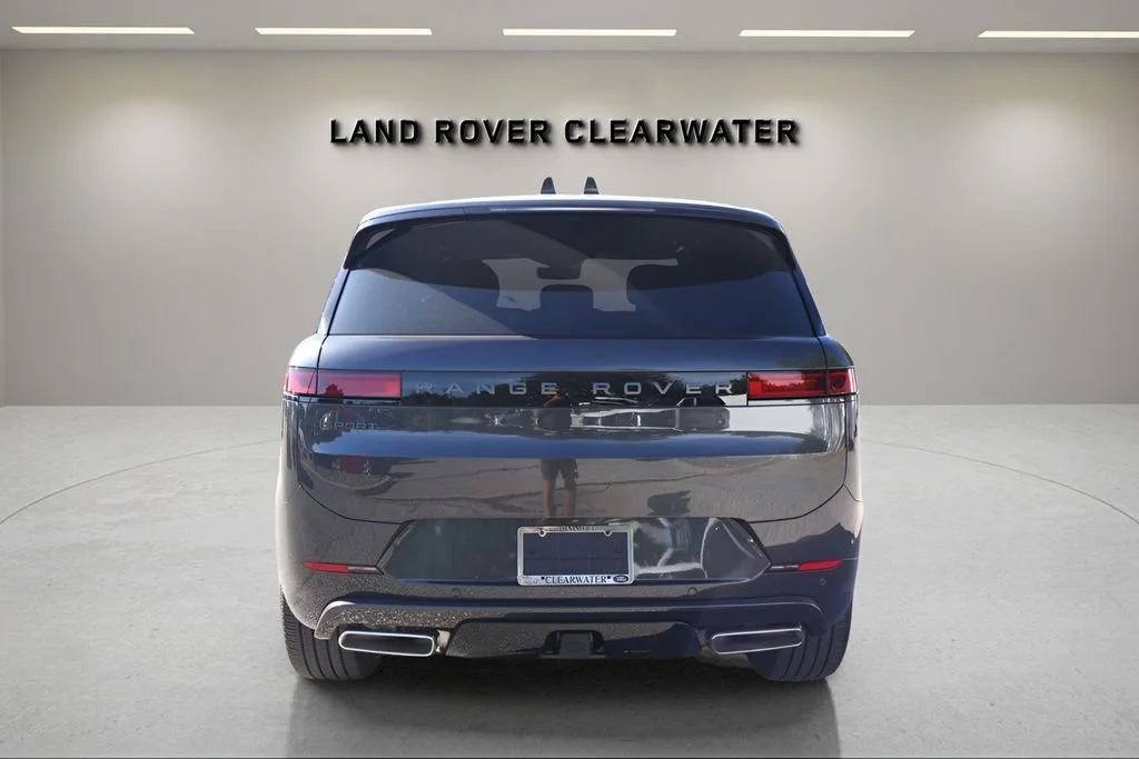 New 2026 Carpathian Grey Land Rover Dynamic SE image 4