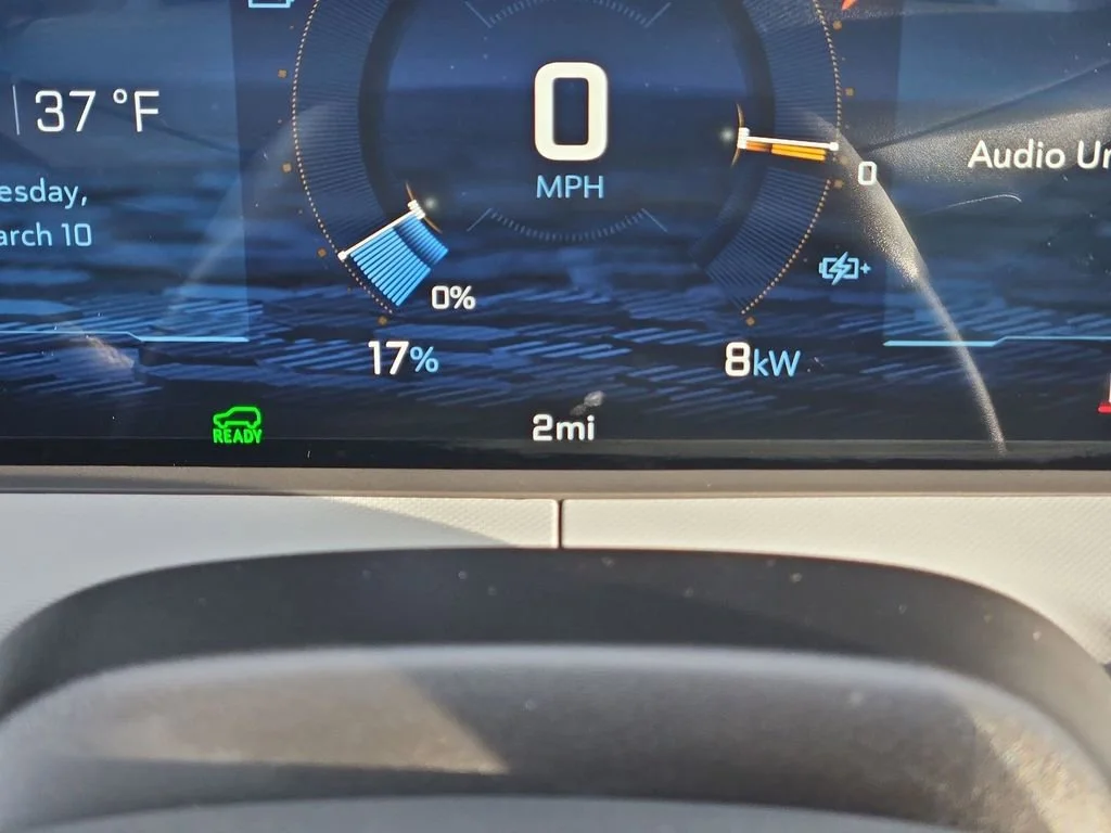 New 2027 Summit White Chevrolet LT image 16