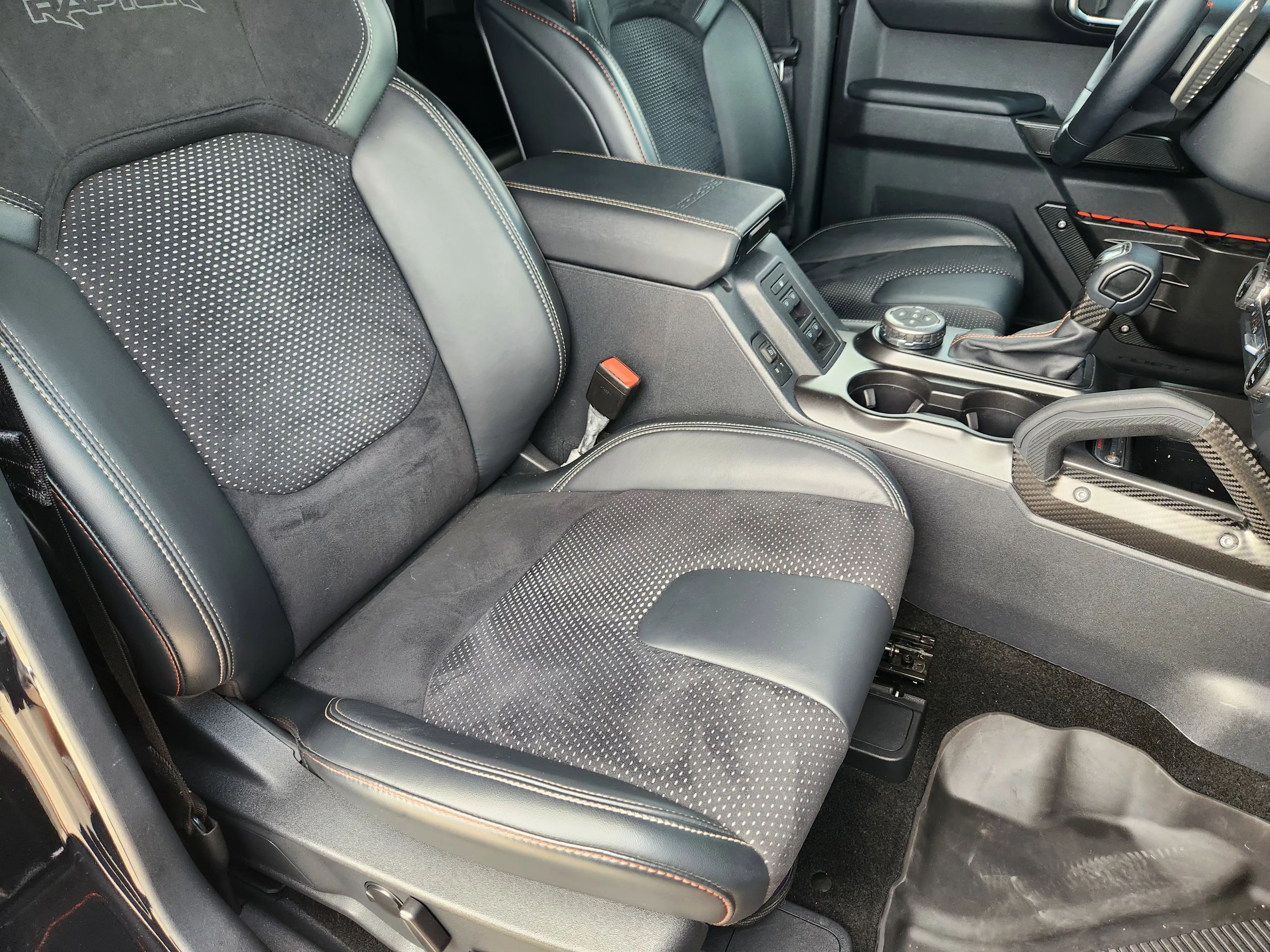 Used 2023  Ford Raptor image 14