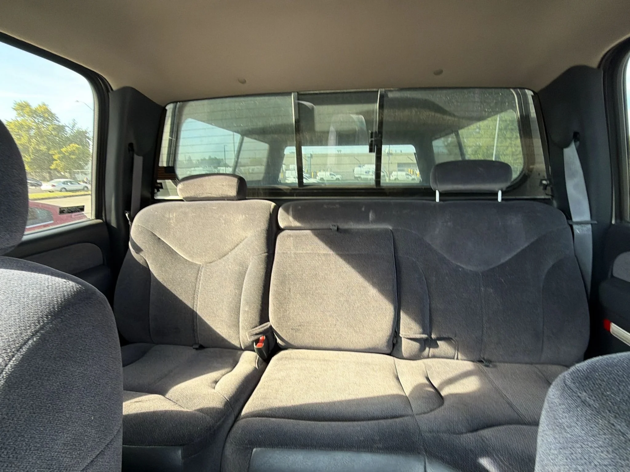 Used 2002 Gold GMC SLE image 24