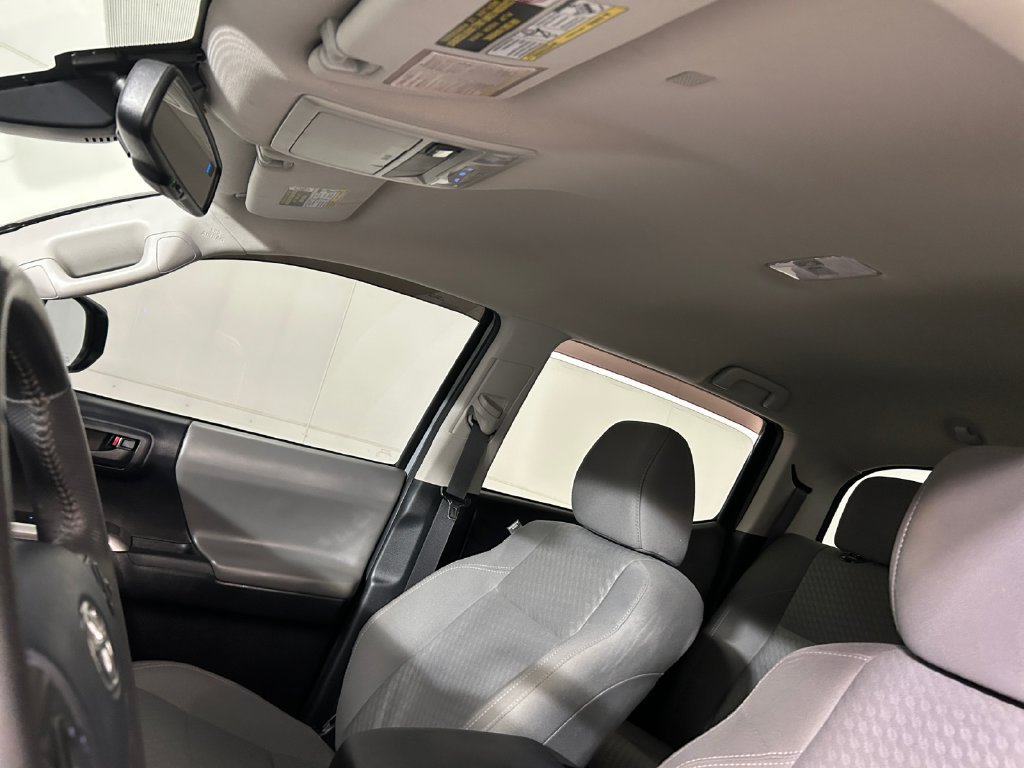 Used 2020  Toyota SR5 image 24