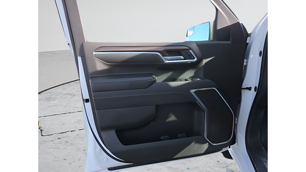 Used 2024 White Chevrolet LT image 25