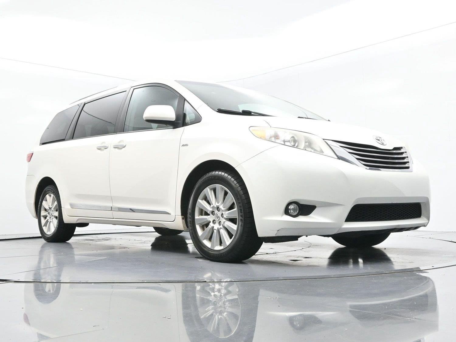 Used 2017 Blizzard Pearl Toyota XLE image 42