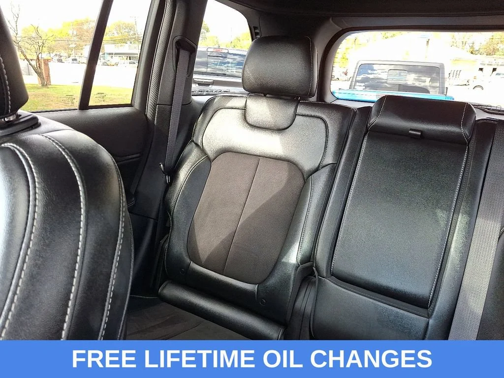 Used 2023 Bright White Clearcoat Jeep Altitude X image 19