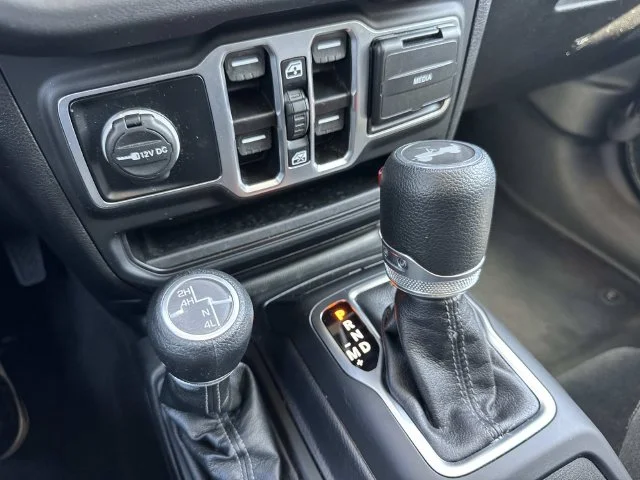 Used 2025 Black Jeep Sahara image 49