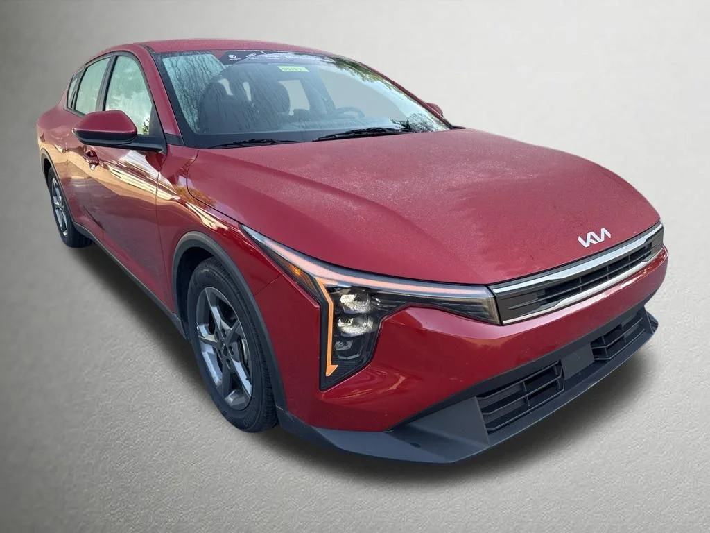 Certified Used 2025 Red Kia LXS image 1