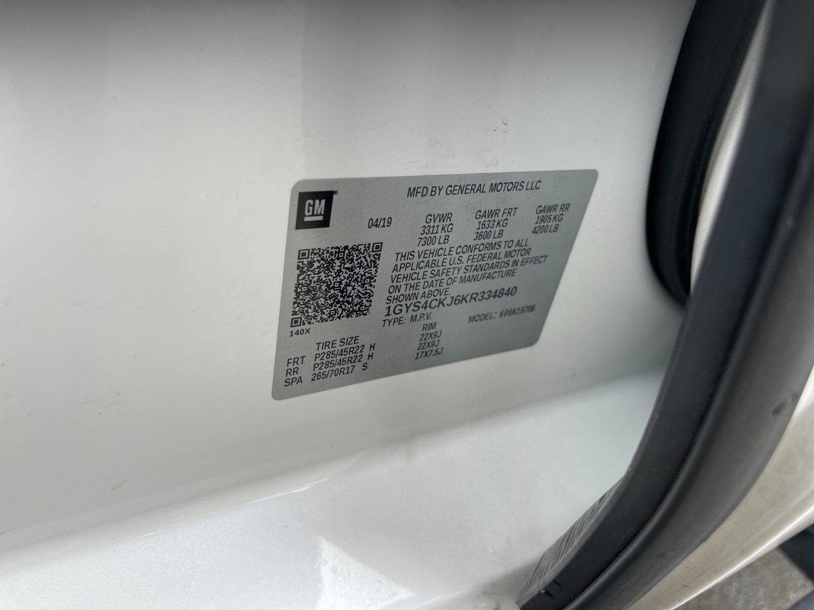 Used 2019 Crystal White Tricoat Cadillac Premium Luxury image 12