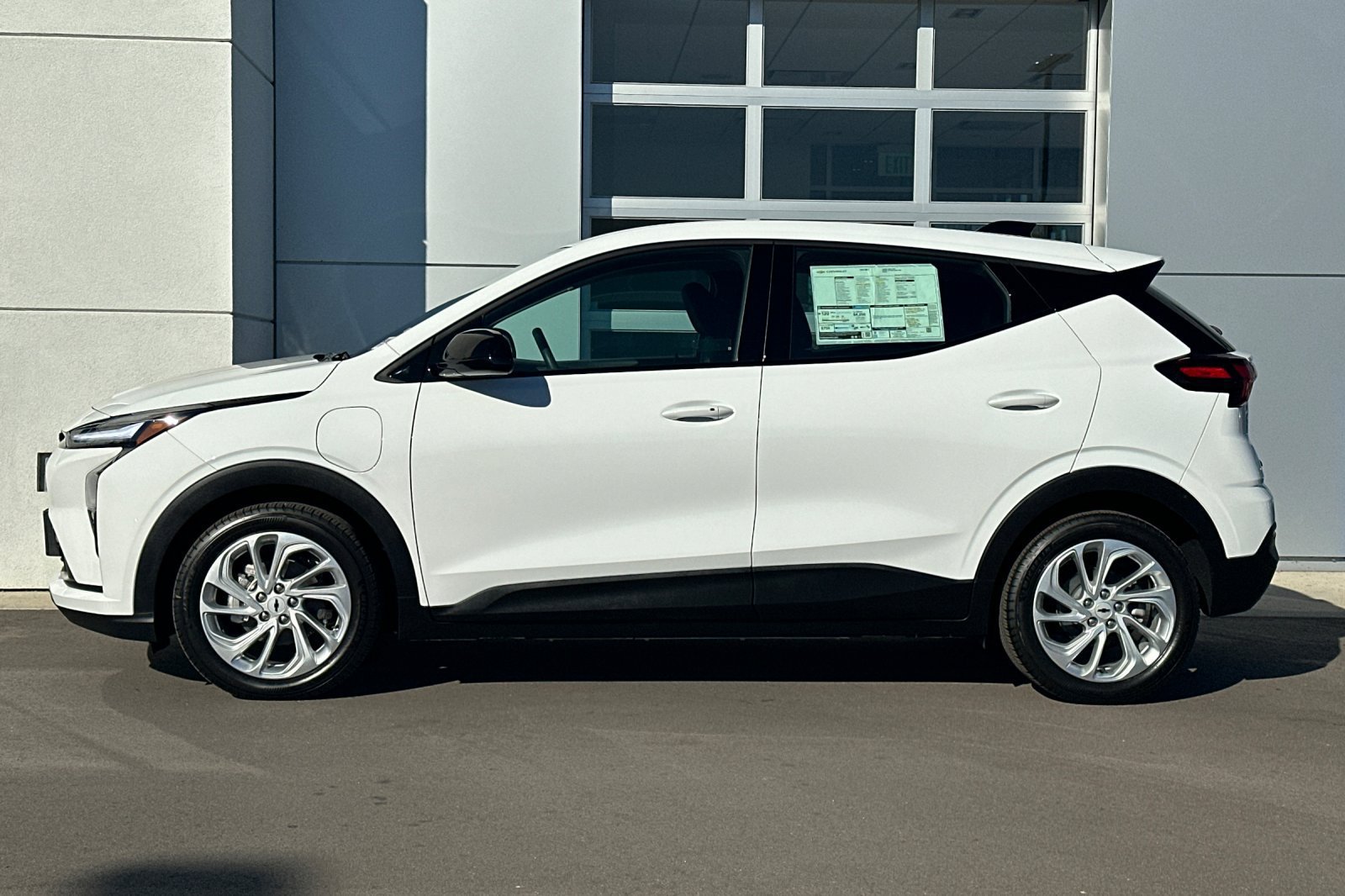 2027 Chevrolet Bolt LT - Photo 7