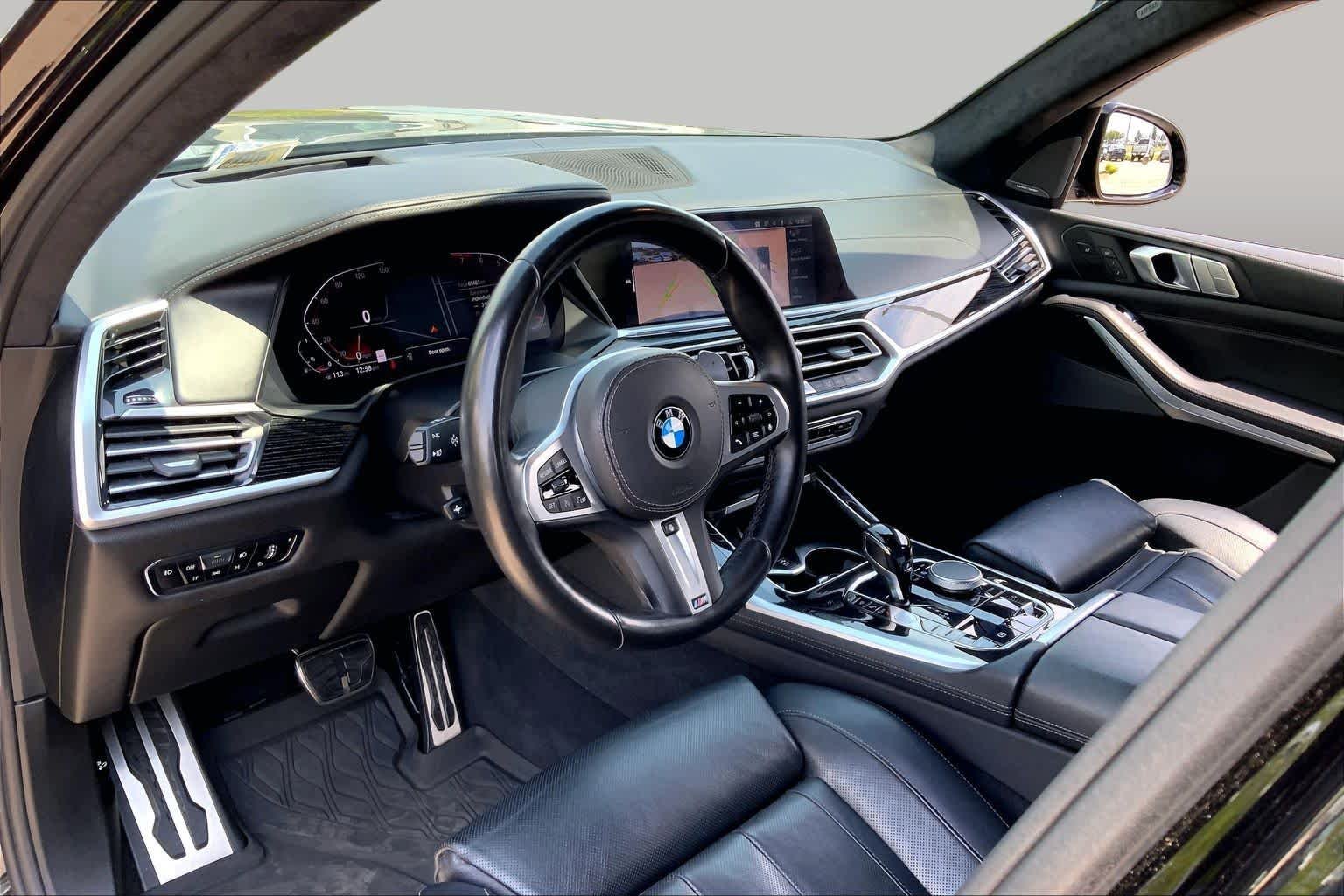 Used 2020 Black Sapphire Metallic BMW xDrive40i image 16