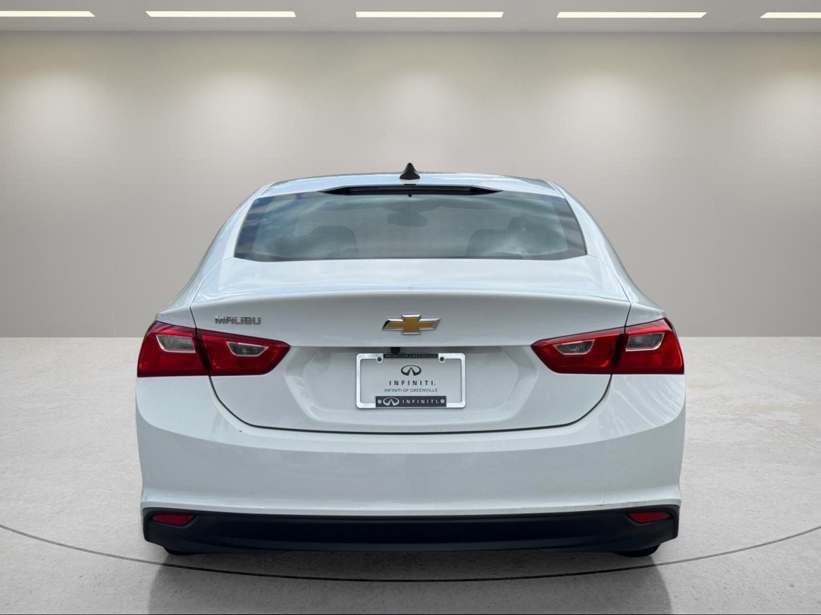 Used 2020 Summit White Chevrolet LS image 4