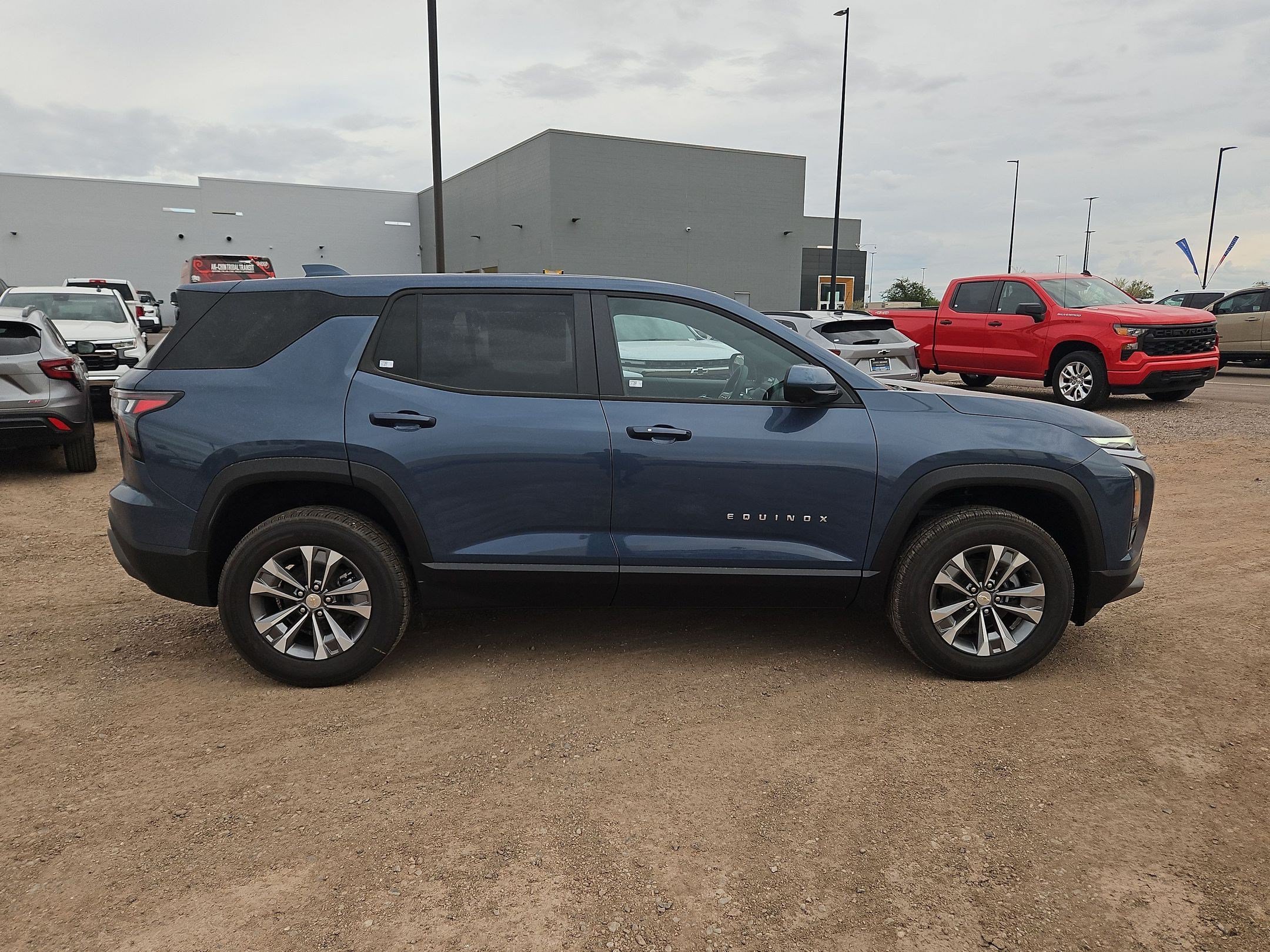 2027 Chevrolet Equinox LT - Photo 8