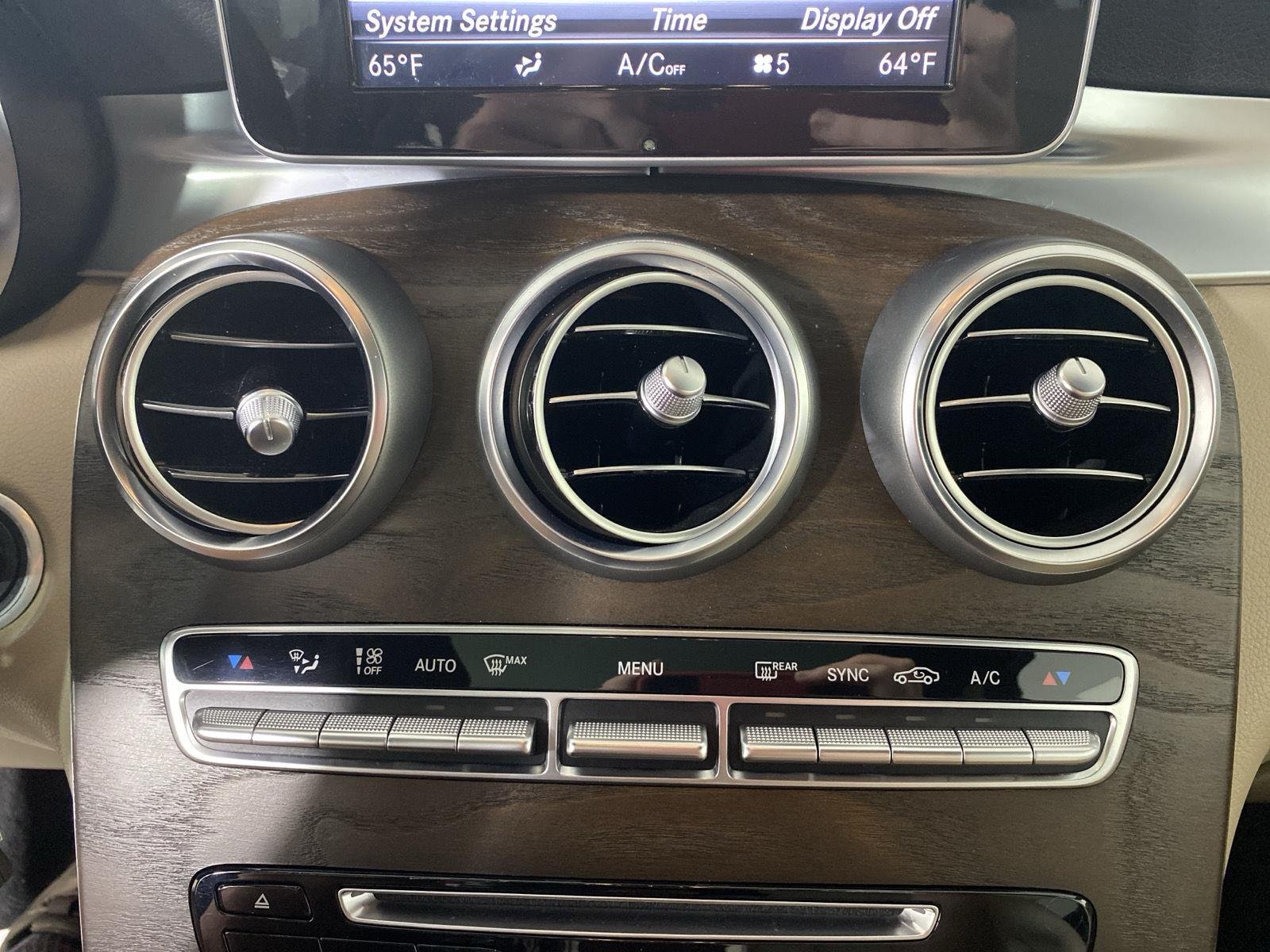 Used 2018 Obsidian Black Metallic Mercedes-Benz GLC 300 image 26