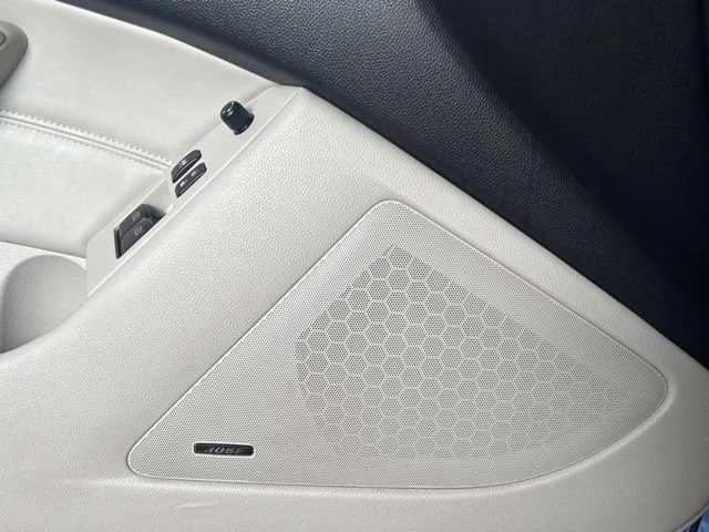 Used 2013 Lapis Blue INFINITI x image 16