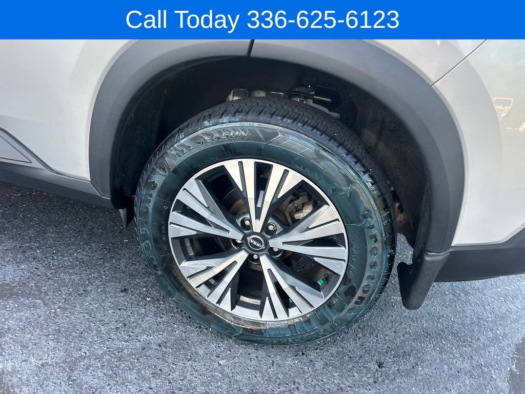 Used 2022 Silver Nissan SV image 13