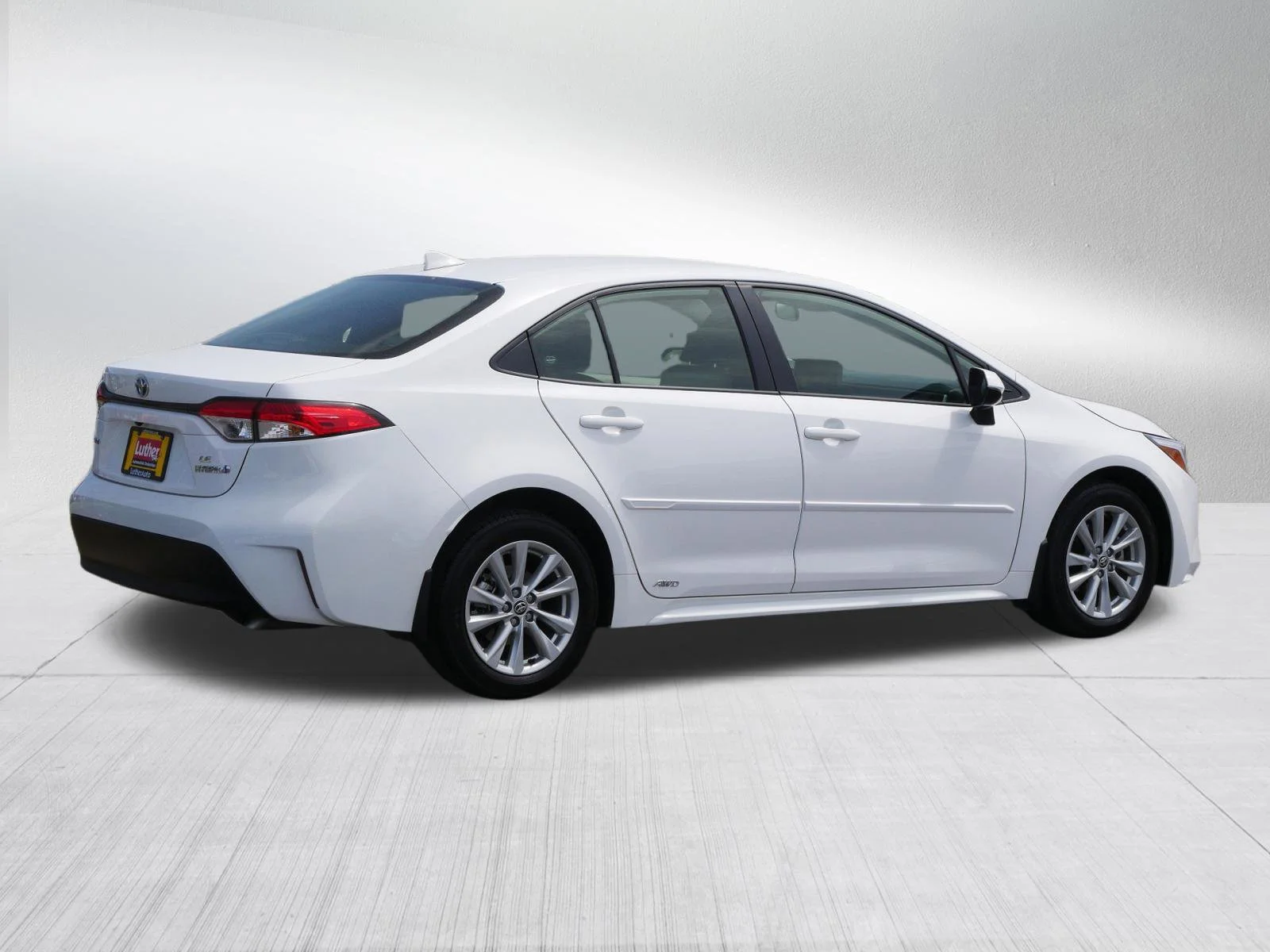 Used 2023 Ice Cap Toyota Hybrid LE image 7