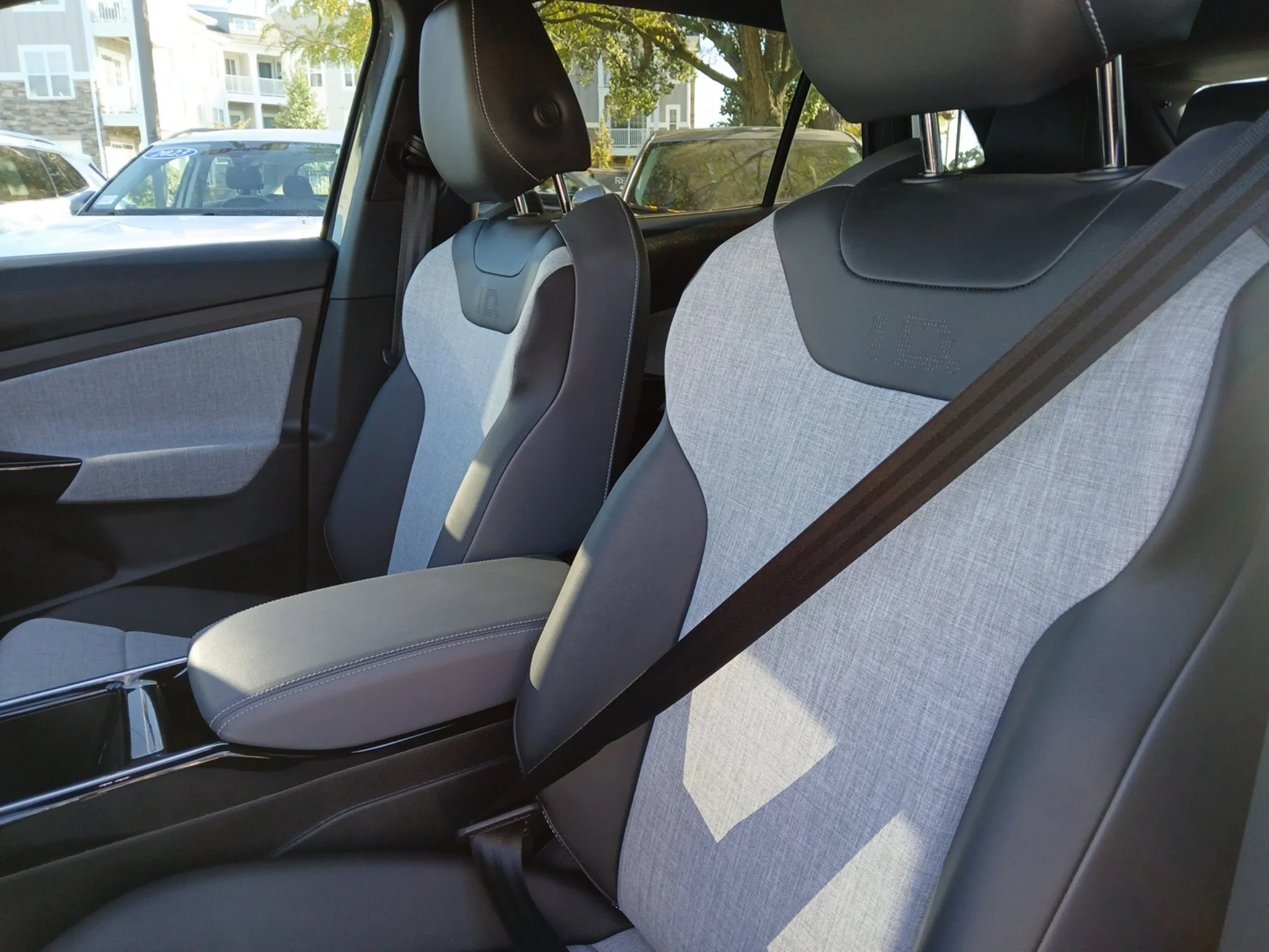 Certified Used 2025 Pure Gray Volkswagen Pro image 19