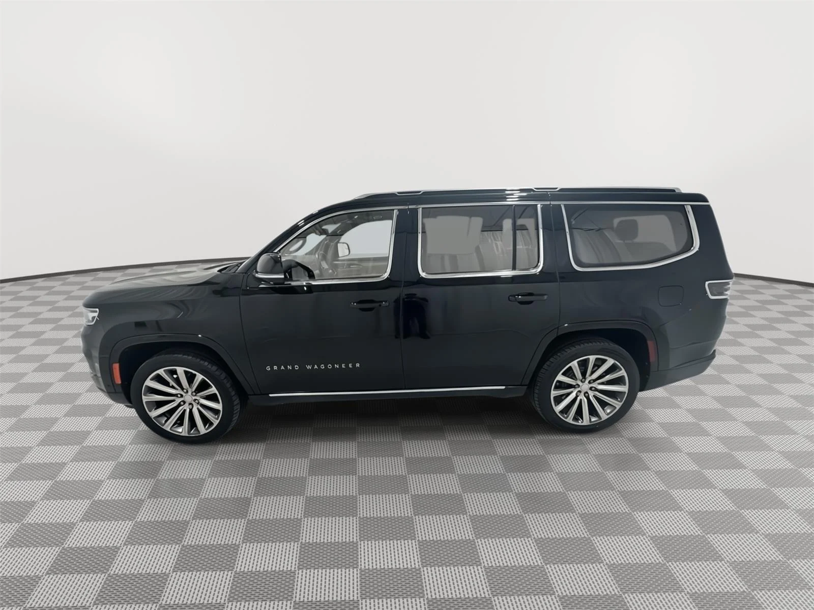 Used 2022 Diamond Black Crystal Pearl Jeep Series III image 2