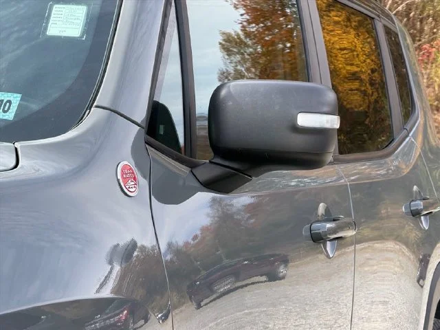 Used 2021 Gray Jeep Trailhawk image 6