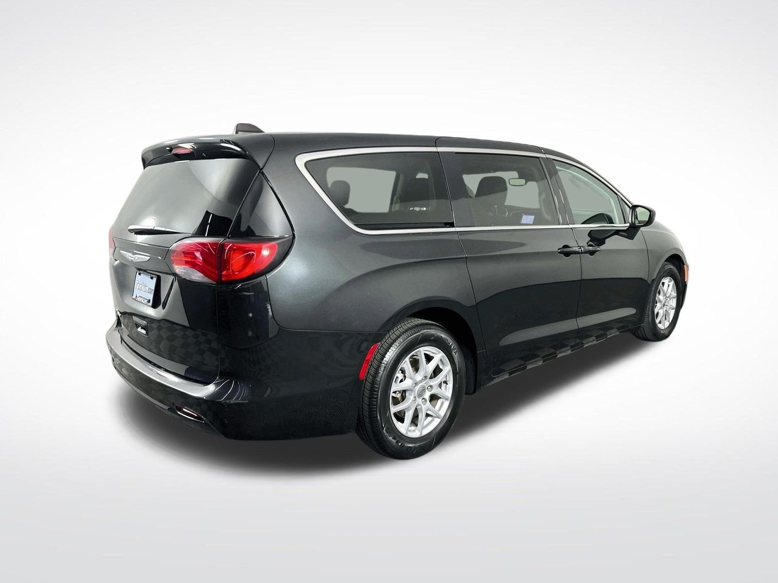 Used 2023 Brilliant Black Crystal Pearlcoat Chrysler LX image 8