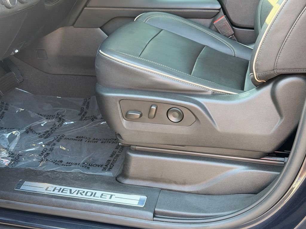 Used 2023 Gray Chevrolet Premier image 26