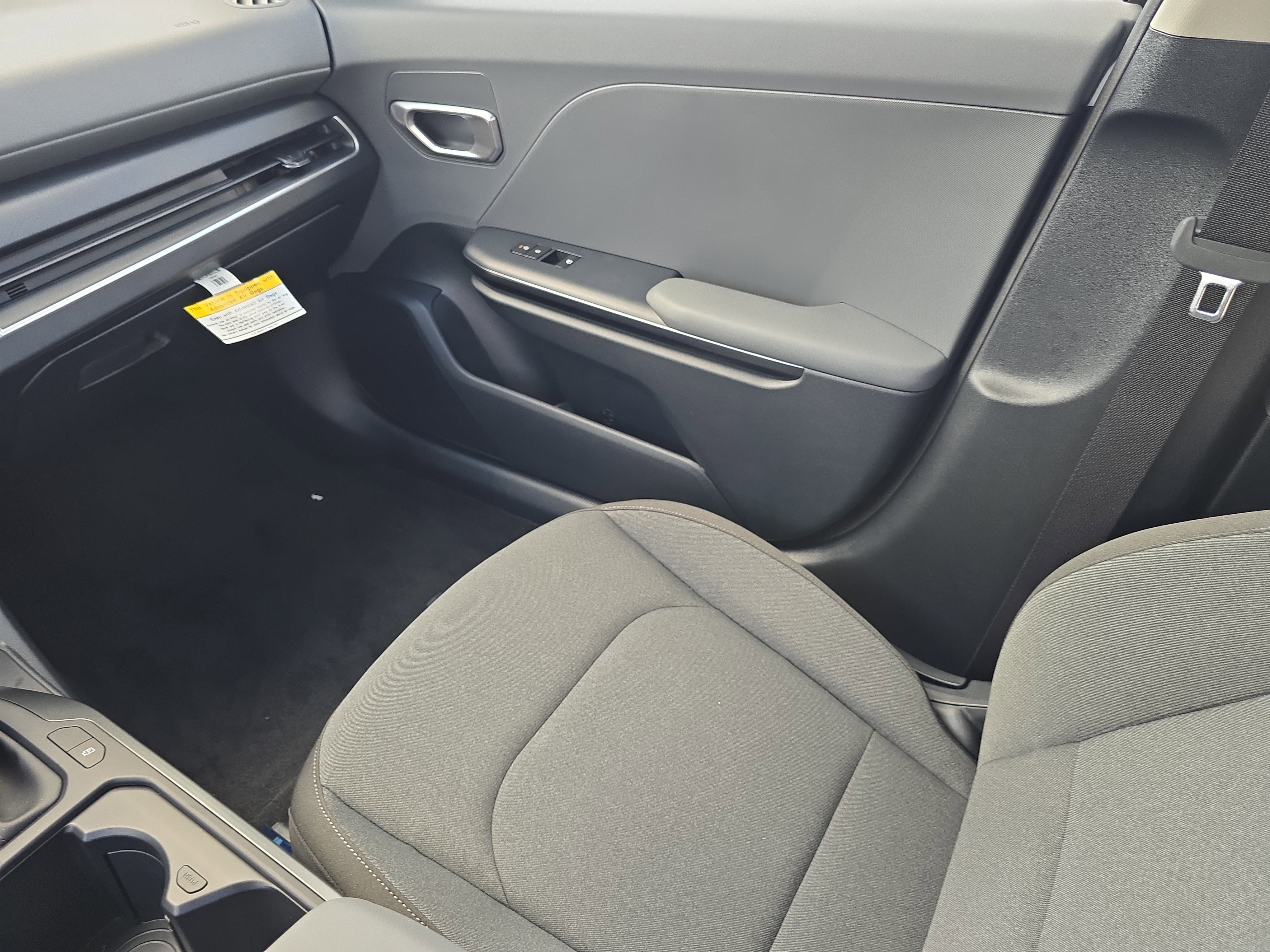 New 2026 Snow White Pearl Kia LXS image 15