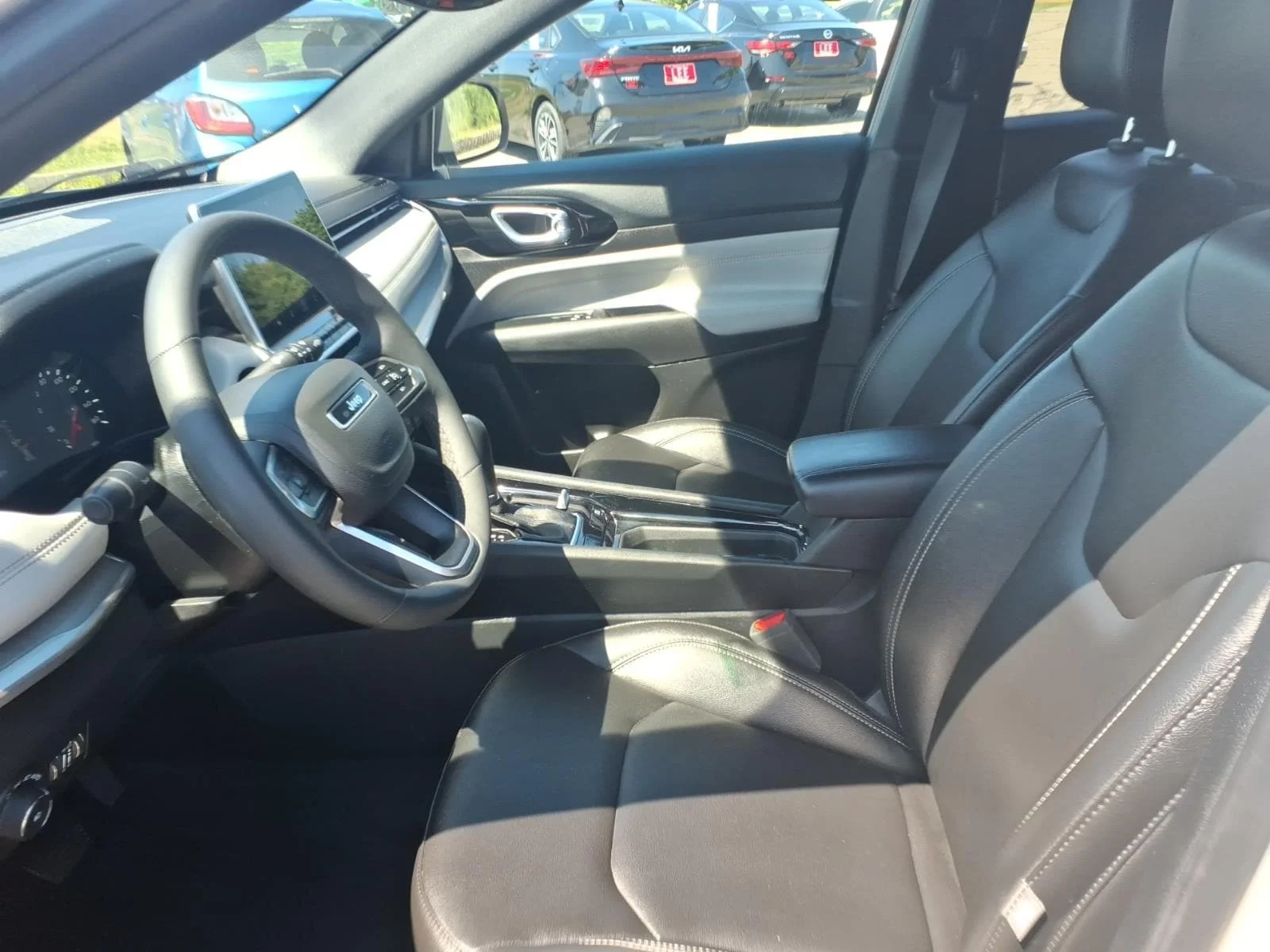 Used 2025 Silver Jeep Limited image 12