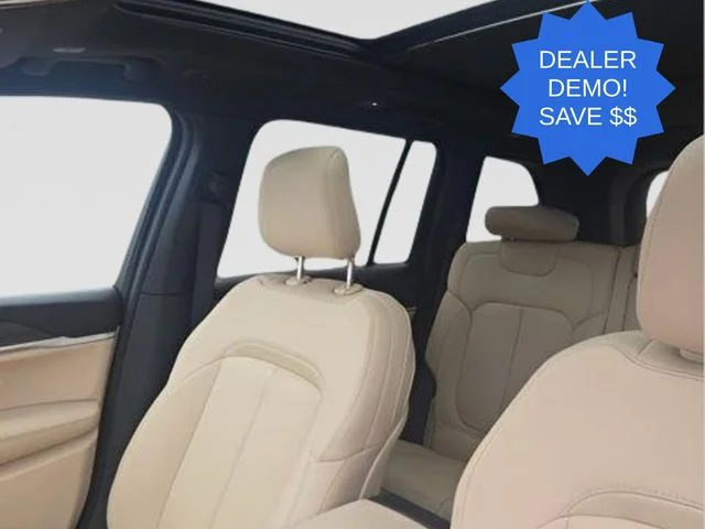 New 2026 Diamond Black Crystal Pearl-Coat Exterior Paint Jeep Limited image 17