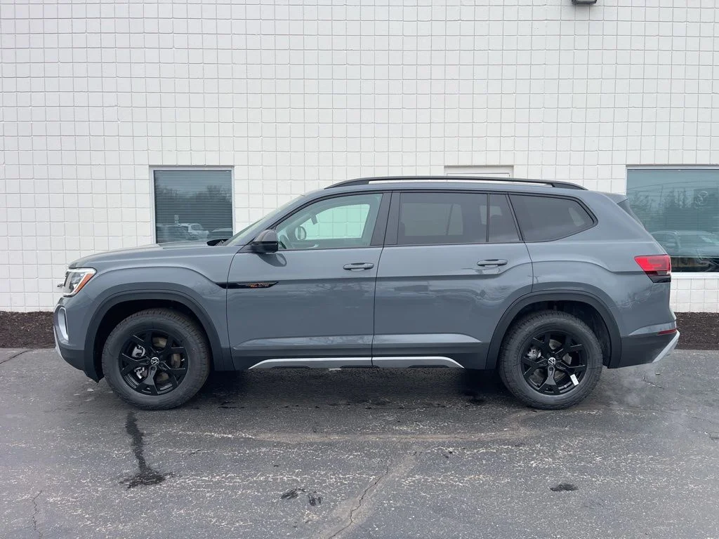 New 2026 Pure Gray Volkswagen 2.0T Peak Edition image 2