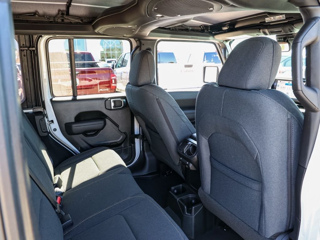 New 2026 Bright White Clear-Coat Exterior Paint Jeep Willys Extreme image 15