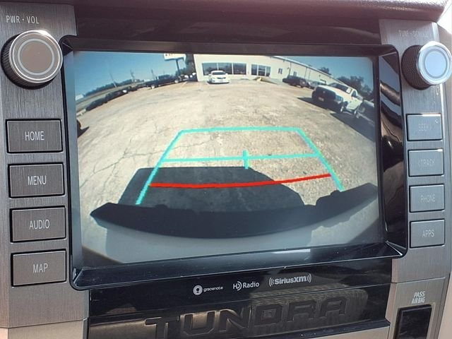 Used 2021 White Toyota SR5 image 21