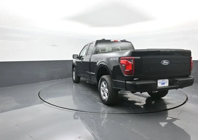 New 2026 Agate Black Metallic Ford XLT image 5