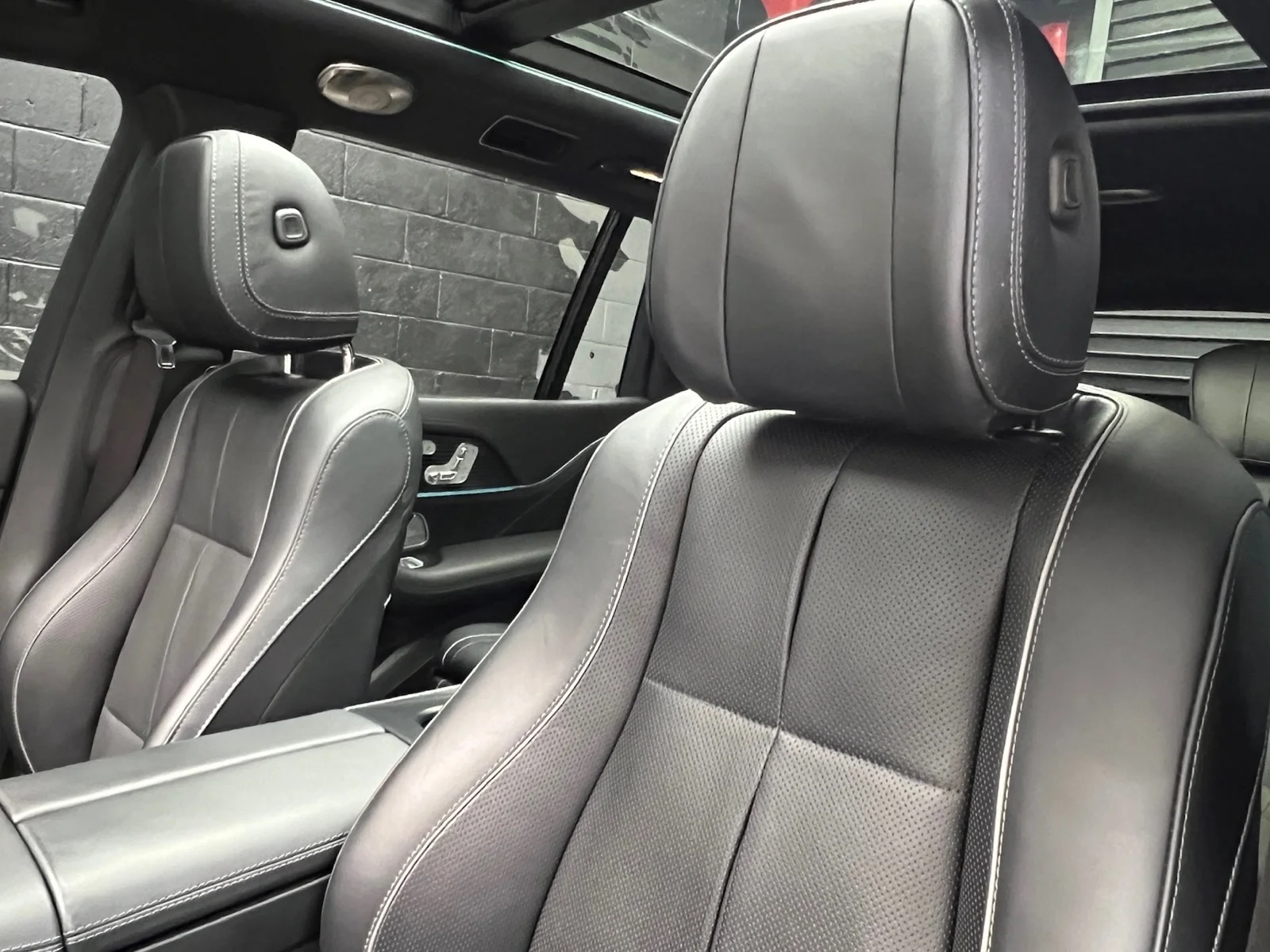 Used 2022 Cirrus Silver Metallic (922) Mercedes-Benz Mercedes-Maybach GLS 600 4MATIC® image 10
