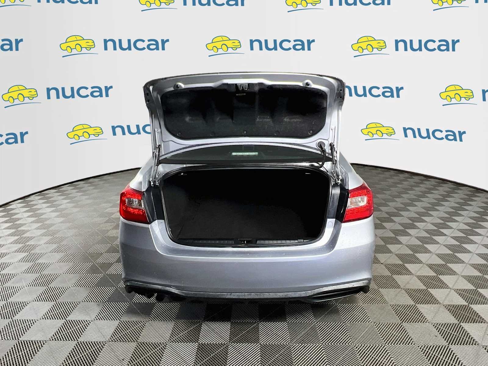 Used 2019 Ice Silver Metallic Subaru  image 25