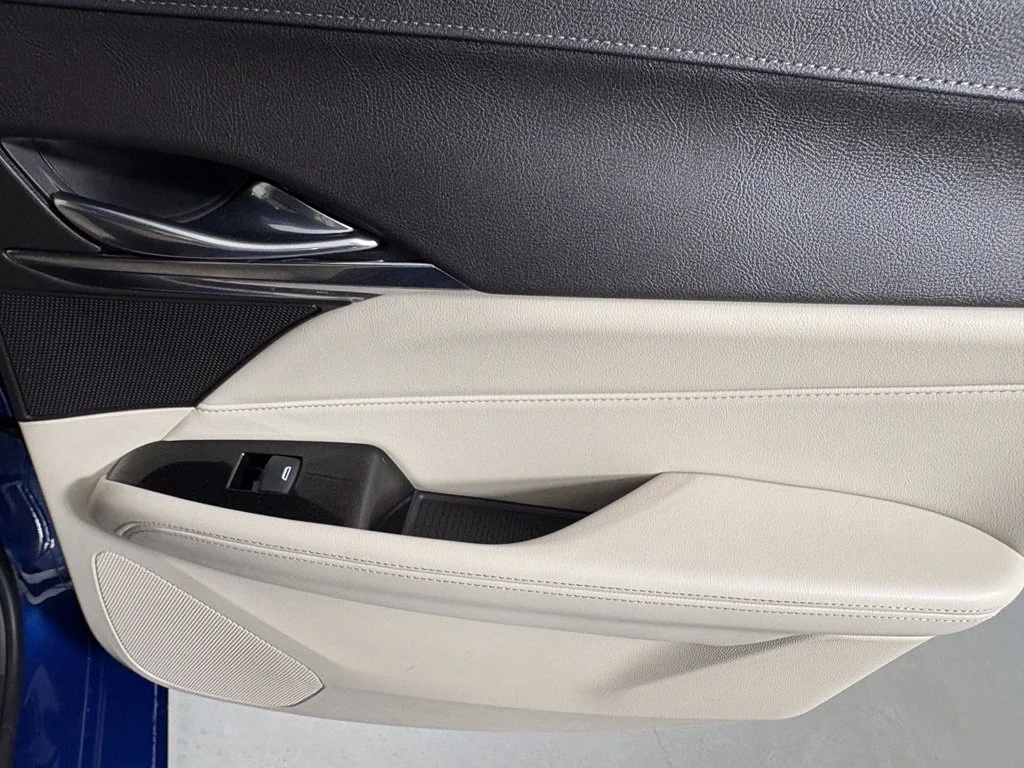 Used 2020 Blue Cadillac Luxury image 18