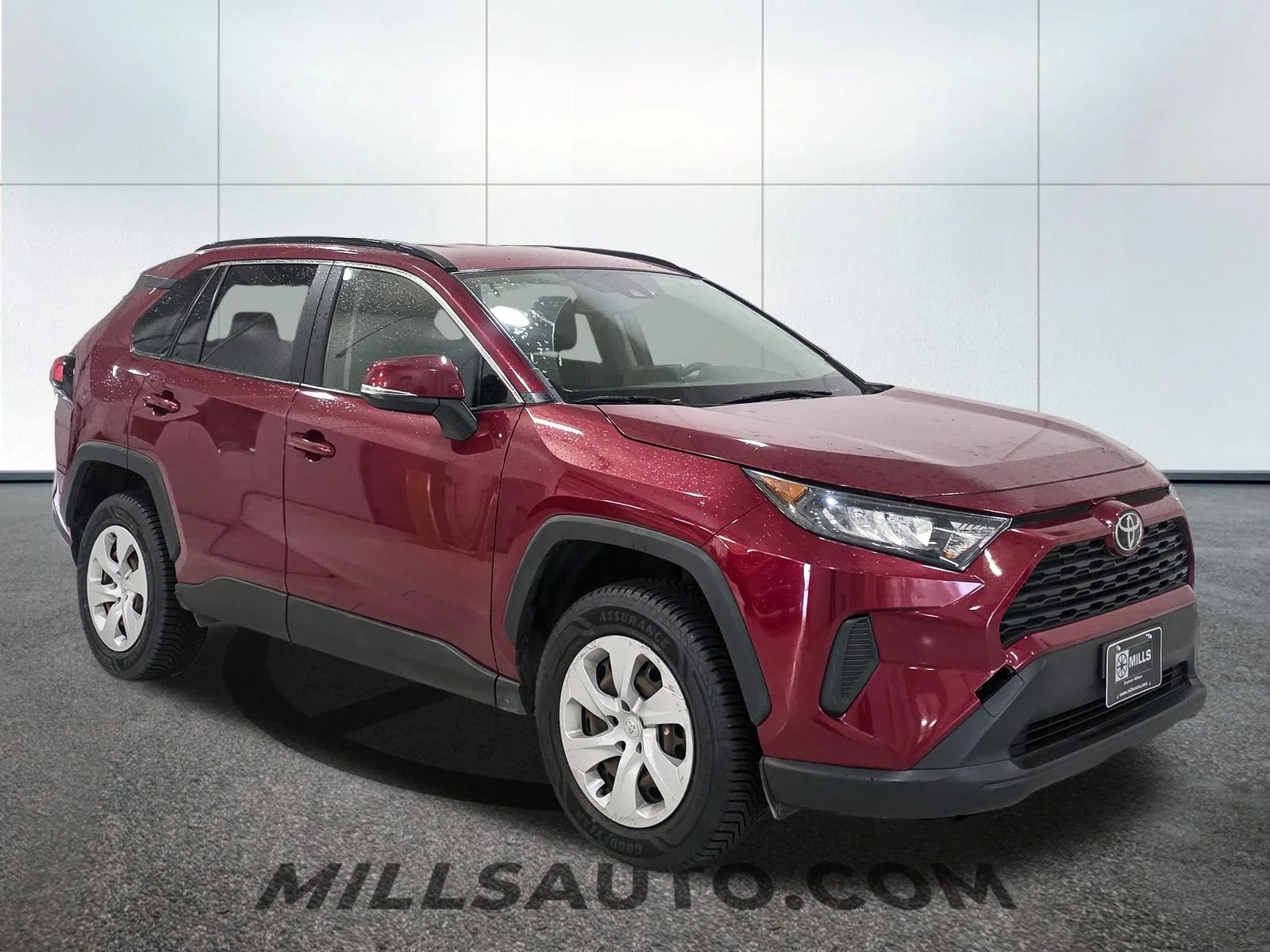 Certified Used 2019 Pearl Toyota LE image 10