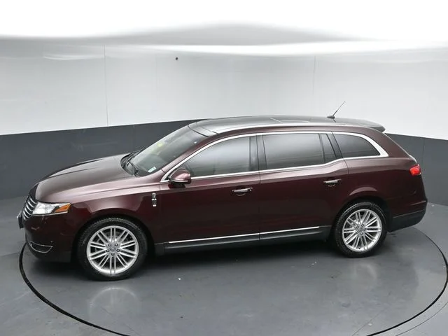 Used 2019 Burgundy Velvet Metallic Tinted Clearcoat Lincoln Reserve image 49