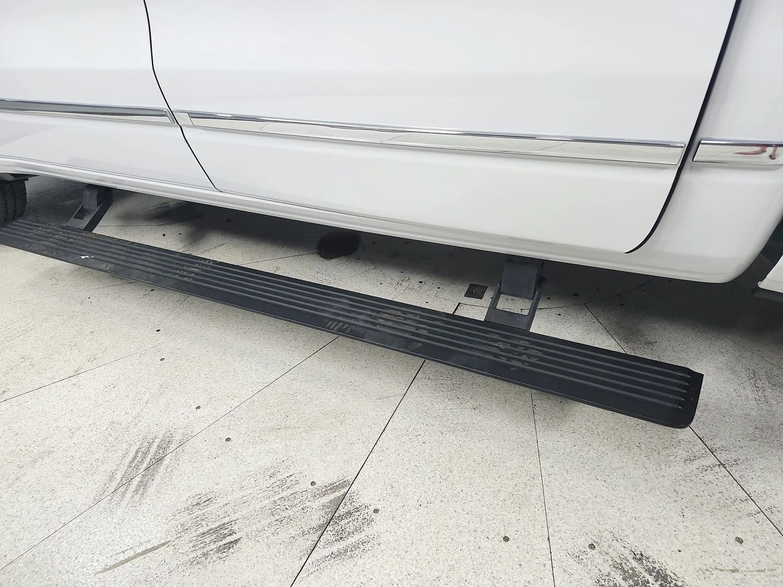 Used 2023 White Ram Limited image 51