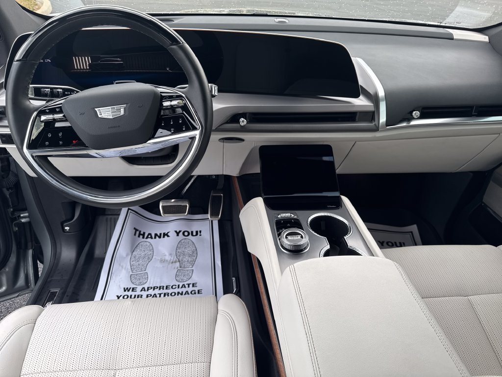 Used 2026 Silver Cadillac Luxury image 17