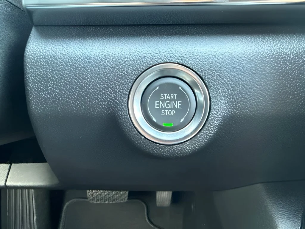 New 2027 Summit White GMC Elevation image 23