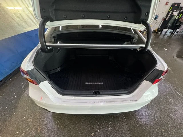 Used 2022 White Toyota LE image 17