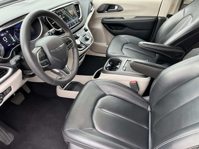 Used 2024 White Chrysler Touring L image 25