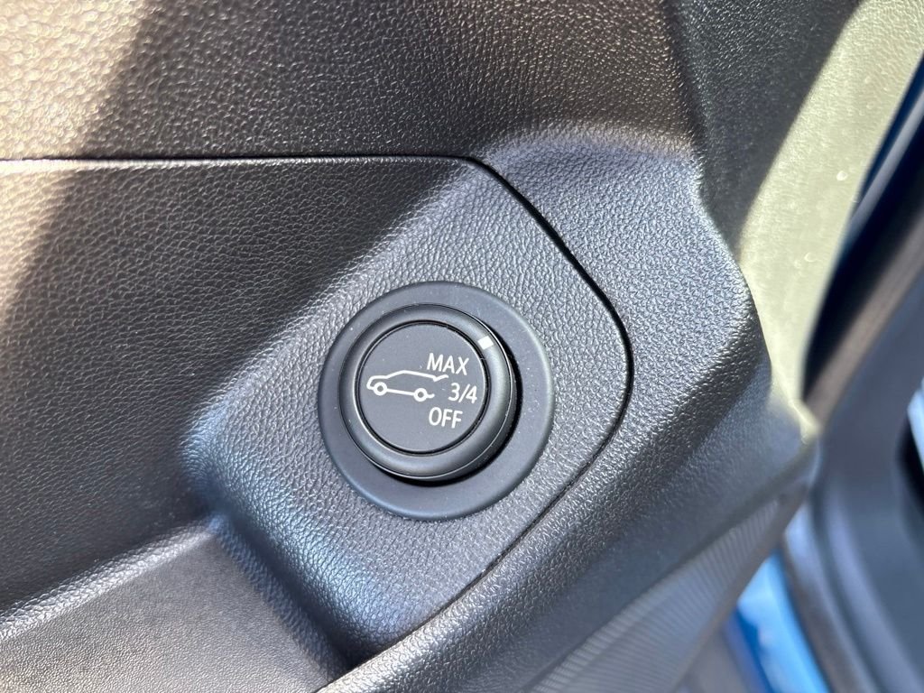 Used 2020 Blue GMC SLE image 19
