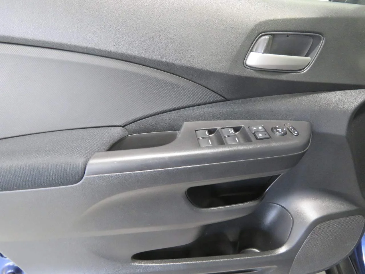 2015 Honda CR-V LX - Photo 17